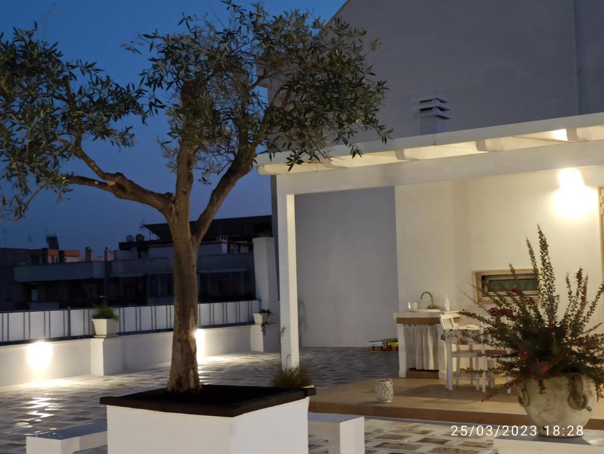 Pietra Di Luna Relaxing Private Terrace โปลีญาโนอามาเร ภายนอก รูปภาพ