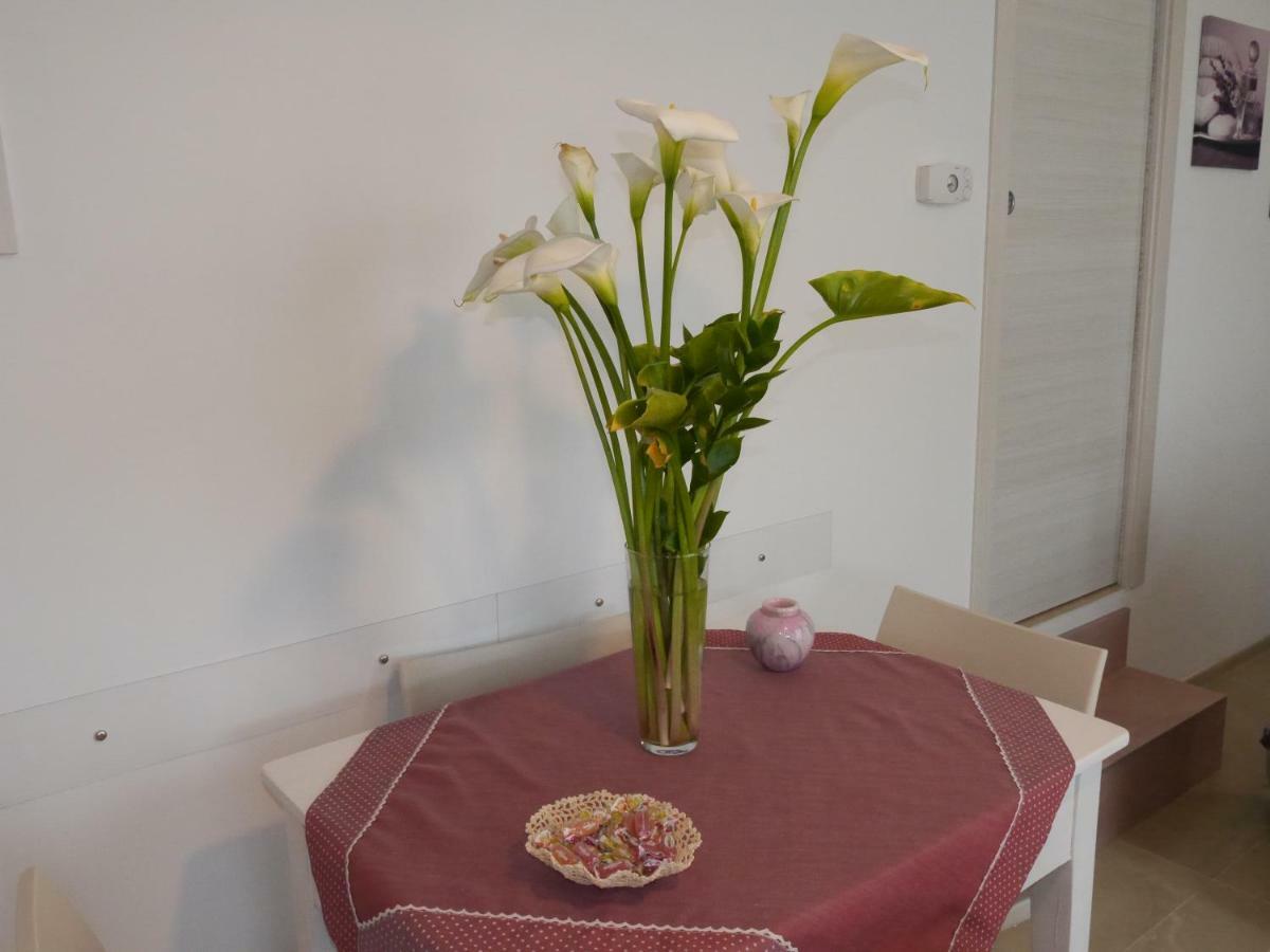 Pietra Di Luna Relaxing Private Terrace โปลีญาโนอามาเร ภายนอก รูปภาพ
