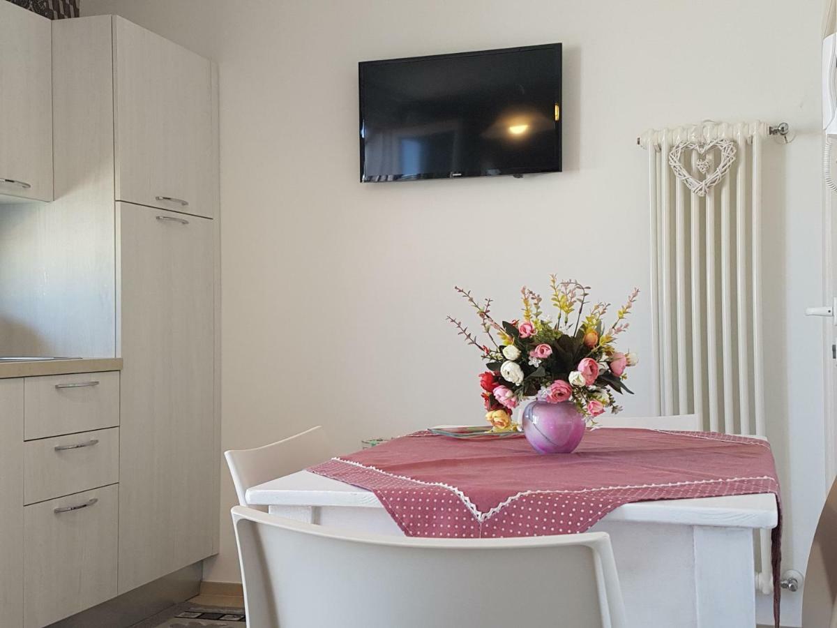 Pietra Di Luna Relaxing Private Terrace โปลีญาโนอามาเร ภายนอก รูปภาพ