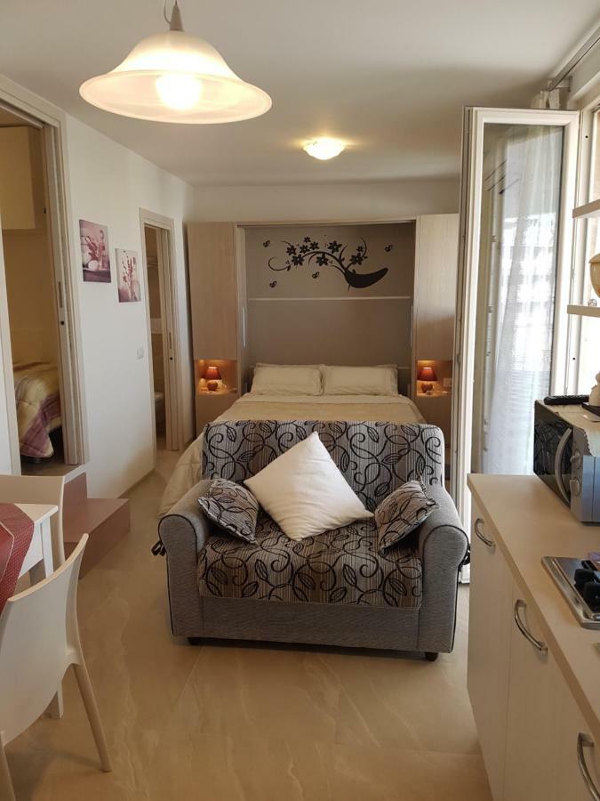 Pietra Di Luna Relaxing Private Terrace โปลีญาโนอามาเร ภายนอก รูปภาพ